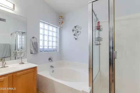 Bath - 8637 E Olla Ave, Mesa, AZ 85212 photo 3 of 5