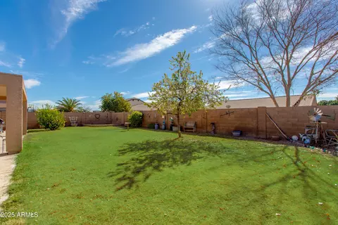 Exterior - 8637 E Olla Ave, Mesa, AZ 85212 photo 4 of 12