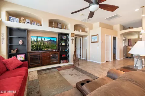 5932 W Poinsettia Dr, Glendale, AZ 85304