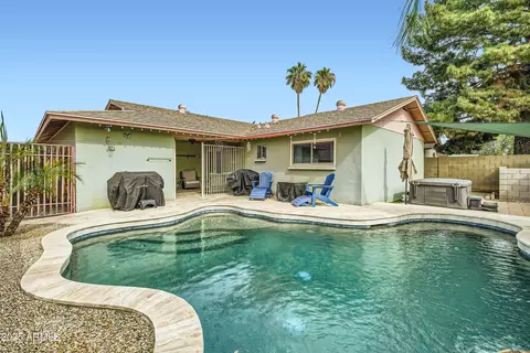 521 E Oraibi Dr, Phoenix, AZ 85024 photo 2