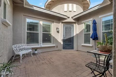 2254 E Tomahawk Dr, Gilbert, AZ 85298