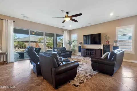 2254 E Tomahawk Dr, Gilbert, AZ 85298 photo 18