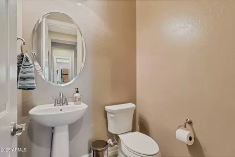 2254 E Tomahawk Dr, Gilbert, AZ 85298 photo 9