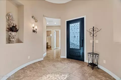 2254 E Tomahawk Dr, Gilbert, AZ 85298 photo 3