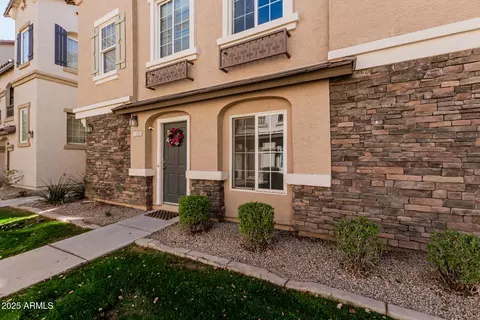 1335 S Owl Dr, Gilbert, AZ 85296