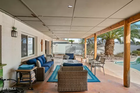 Exterior - 1407 E Laguna Dr, Tempe, AZ 85282 photo 2 of 7