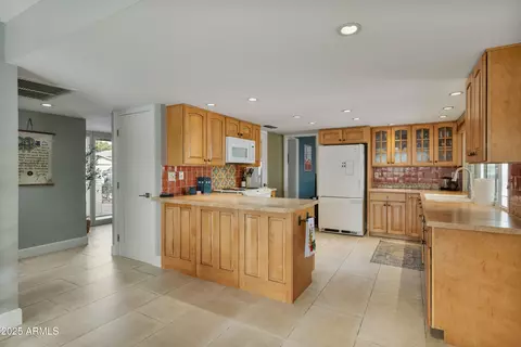 Kitchen - 1407 E Laguna Dr, Tempe, AZ 85282 photo 2 of 4