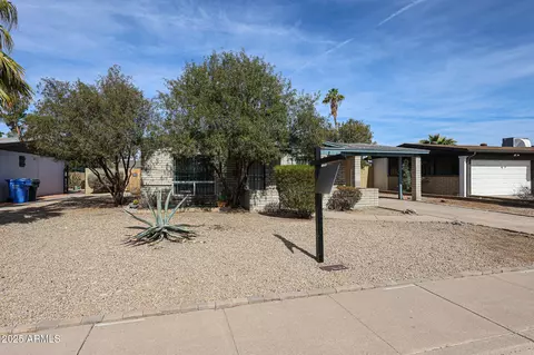 Exterior - 2326 E Waltann Ln, Phoenix, AZ 85022 photo 4 of 6
