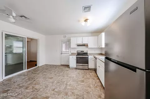 Kitchen - 2326 E Waltann Ln, Phoenix, AZ 85022 photo 2 of 3
