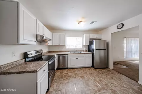 Kitchen - 2326 E Waltann Ln, Phoenix, AZ 85022 photo 3 of 3