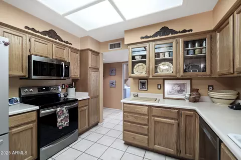 Kitchen - 7906 E Naranja Ave, Mesa, AZ 85209 photo 3 of 4