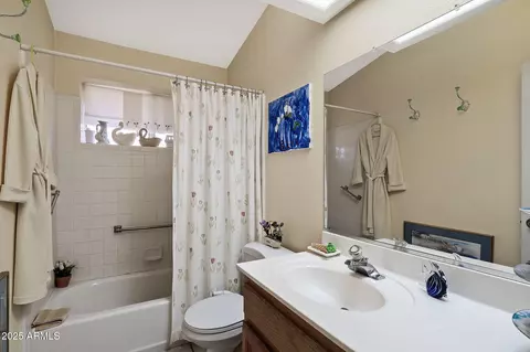 Bath - 7906 E Naranja Ave, Mesa, AZ 85209 photo 3 of 3