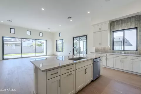 2745 E Longhorn Dr, Gilbert, AZ 85297 photo 9