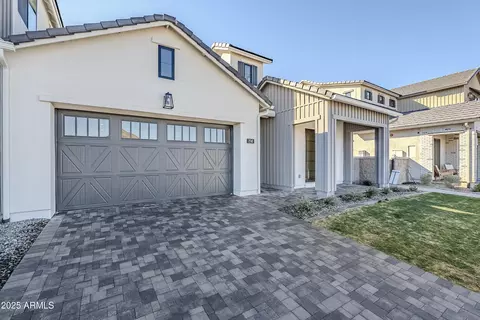 2745 E Longhorn Dr, Gilbert, AZ 85297