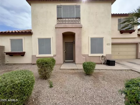 671 E Colt Ct, Chandler, AZ 85225
