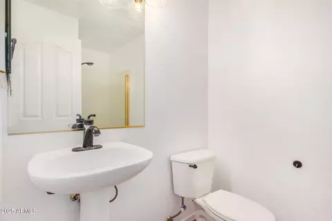 Bath - 2621 E Stottler Dr, Gilbert, AZ 85296 photo 1 of 4