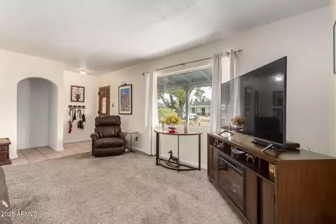 Living - 3834 N 32nd Pl, Phoenix, AZ 85018 photo 3 of 4