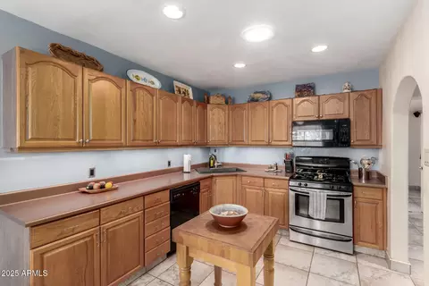 Kitchen - 3834 N 32nd Pl, Phoenix, AZ 85018 photo 3 of 4
