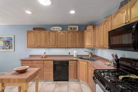 3834 N 32nd Pl, Phoenix, AZ 85018