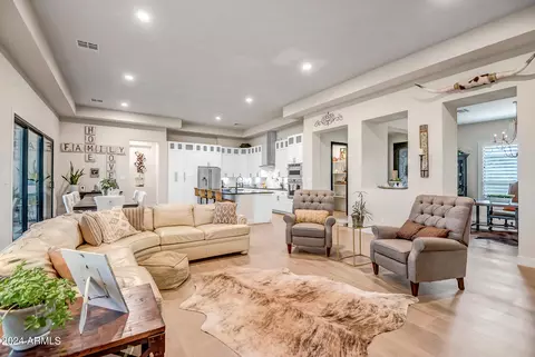 Living - 39705 N 3rd St, Phoenix, AZ 85086 photo 1 of 2