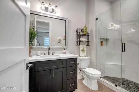 Bath - 39705 N 3rd St, Phoenix, AZ 85086 photo 4 of 5