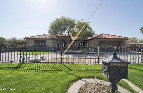 1107 W Tamarisk St, Phoenix, AZ 85041