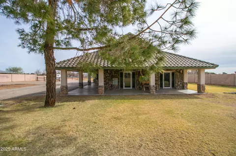 7623 N Perryville Rd, Waddell, AZ 85355