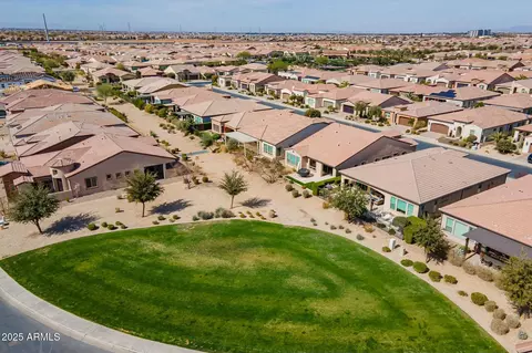 825 E Farmers Ln, Queen Creek, AZ 85140