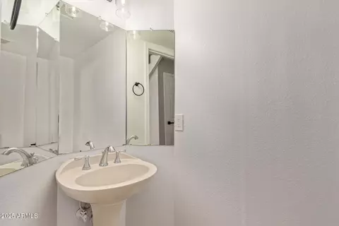 Bath - 4129 E Nighthawk Way, Phoenix, AZ 85048 photo 1 of 4