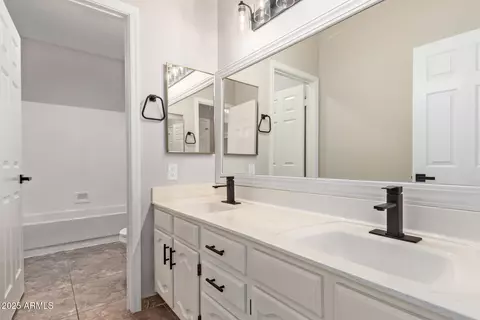 Bath - 4129 E Nighthawk Way, Phoenix, AZ 85048 photo 3 of 4