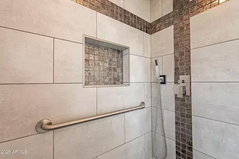 Bath - 4325 E Sacaton St, Phoenix, AZ 85044 photo 2 of 3