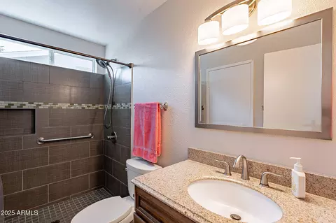 Bath - 4325 E Sacaton St, Phoenix, AZ 85044 photo 3 of 3