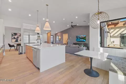 521 W Stella Ln, Phoenix, AZ 85013 photo 8