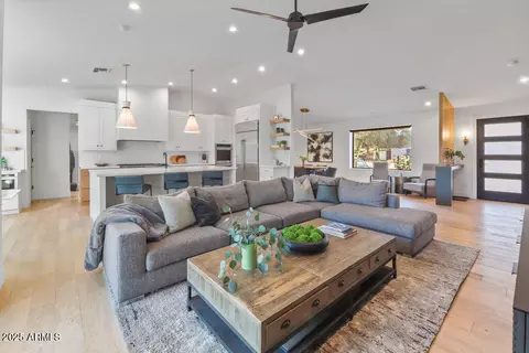 521 W Stella Ln, Phoenix, AZ 85013 photo 6
