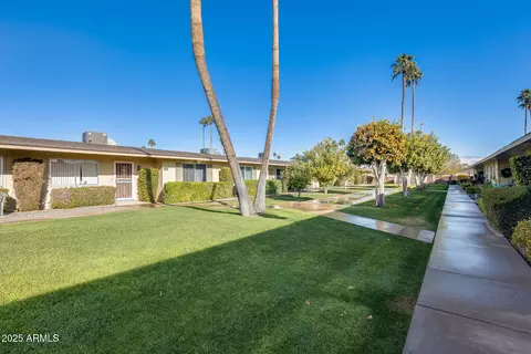 10909 W Santa Fe Dr, Sun City, AZ 85351