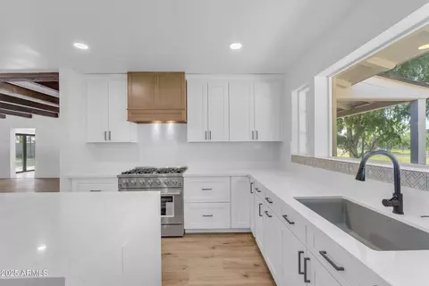 Kitchen - 2425 E Harvard St, Phoenix, AZ 85008 photo 11 of 11
