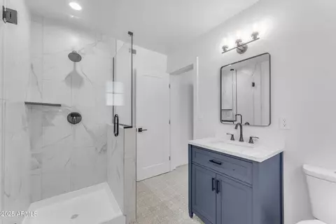 Bath - 2425 E Harvard St, Phoenix, AZ 85008 photo 5 of 7