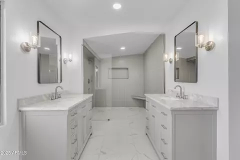 Bath - 2425 E Harvard St, Phoenix, AZ 85008 photo 1 of 7