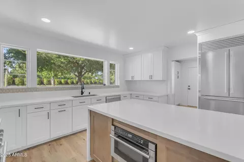 Kitchen - 2425 E Harvard St, Phoenix, AZ 85008 photo 3 of 11