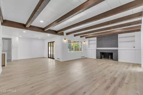 Living - 2425 E Harvard St, Phoenix, AZ 85008 photo 2 of 6