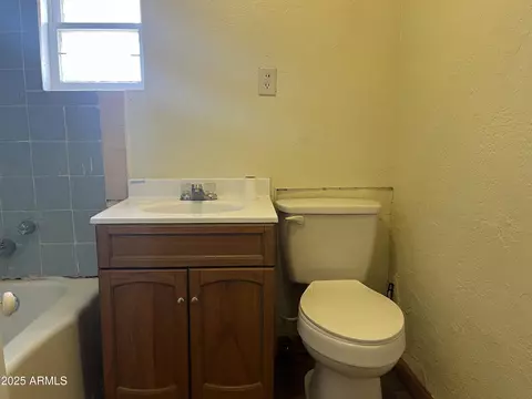 Bath - 413 E 7th St, Douglas, AZ 85607 photo 1 of 1