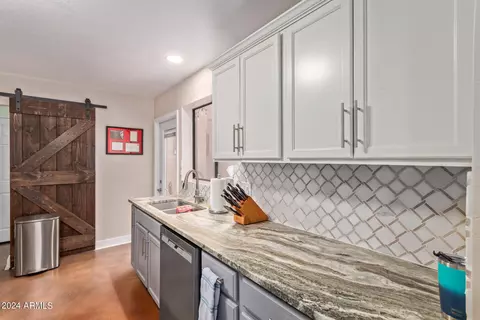 Kitchen - 2331 Evans Dr, Phoenix, AZ 85022 photo 4 of 4