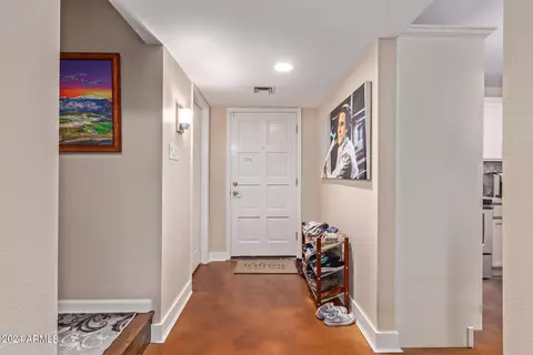 Entry Way - 2331 Evans Dr, Phoenix, AZ 85022 photo 2 of 4