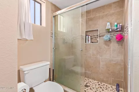 Bath - 2331 Evans Dr, Phoenix, AZ 85022 photo 2 of 5