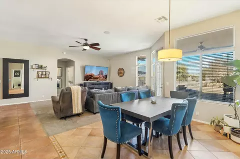 906 E Beautiful Ln, Phoenix, AZ 85042 photo 9