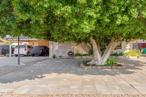 917 N Nina Dr, Mesa, AZ 85201