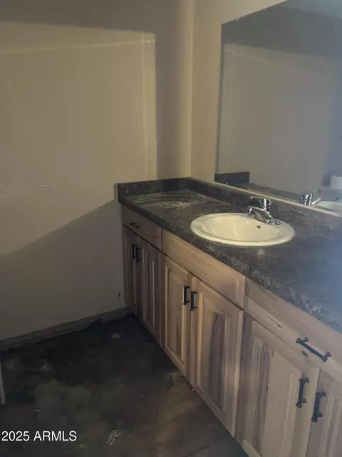 Bath - 723 E Garnet Ave, Mesa, AZ 85204 photo 2 of 2