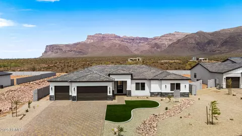 9278 E Cloudview Ave, Gold Canyon, AZ 85118