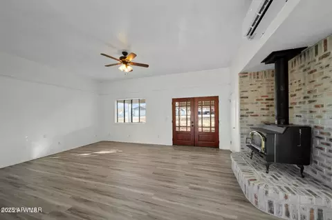 Living - 723 E Tori Cir, Springerville, AZ 85938 photo 1 of 2