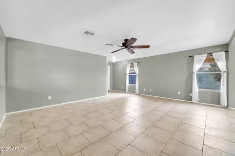 Living - 3060 W Roberta Dr, Phoenix, AZ 85083 photo 2 of 3